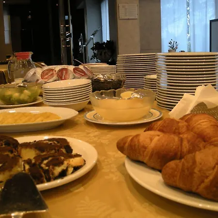 Giovanni 4* Padova