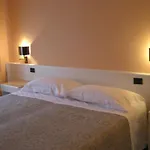 Giovanni 4* Padova