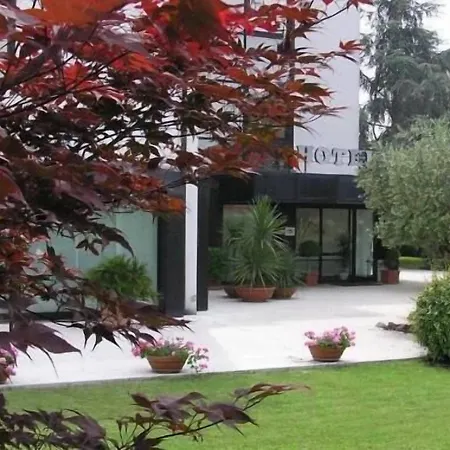 Hotel Giovanni 4*